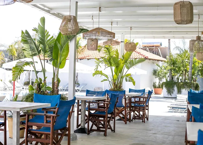 Tinas Plus Hotel