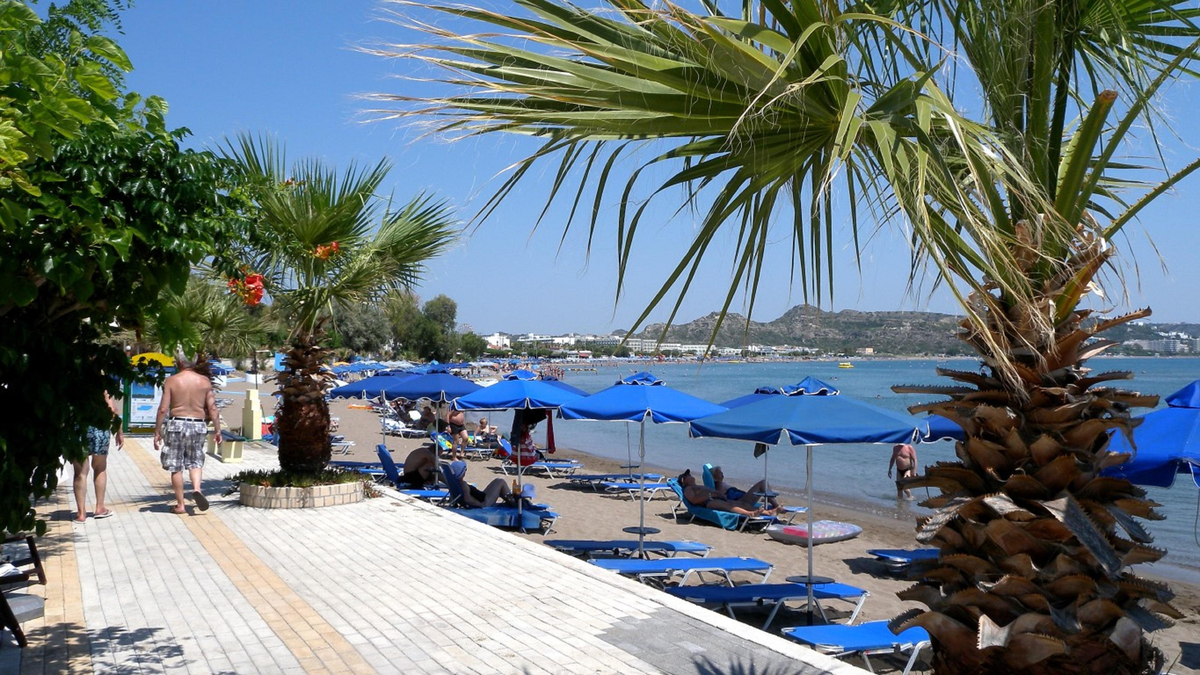 Aparthotel Tinas Plus Hotel 2*
