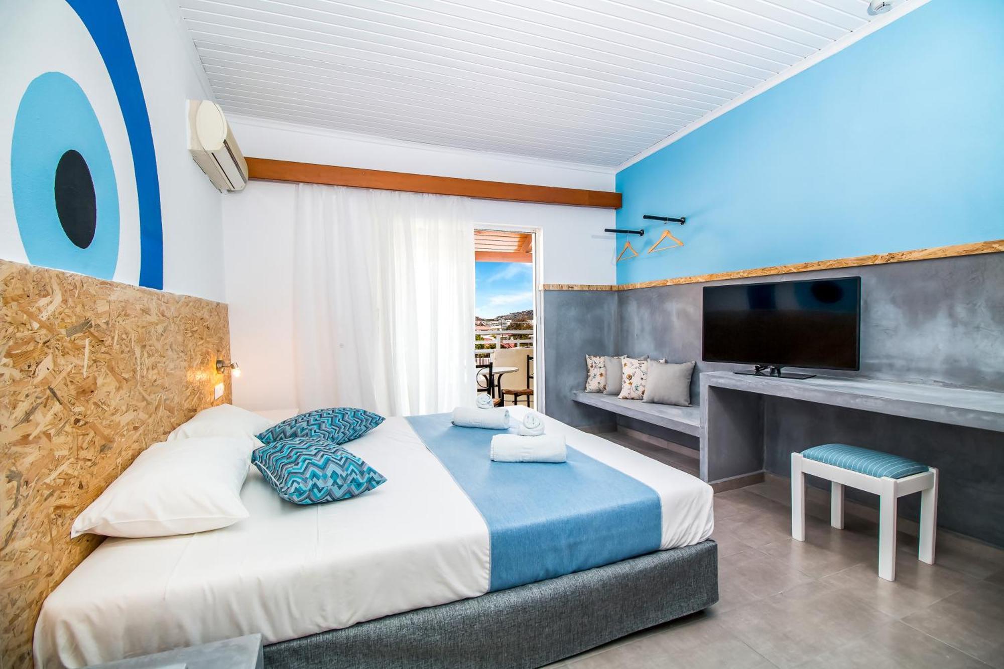 Tinas Plus Hotel 2*