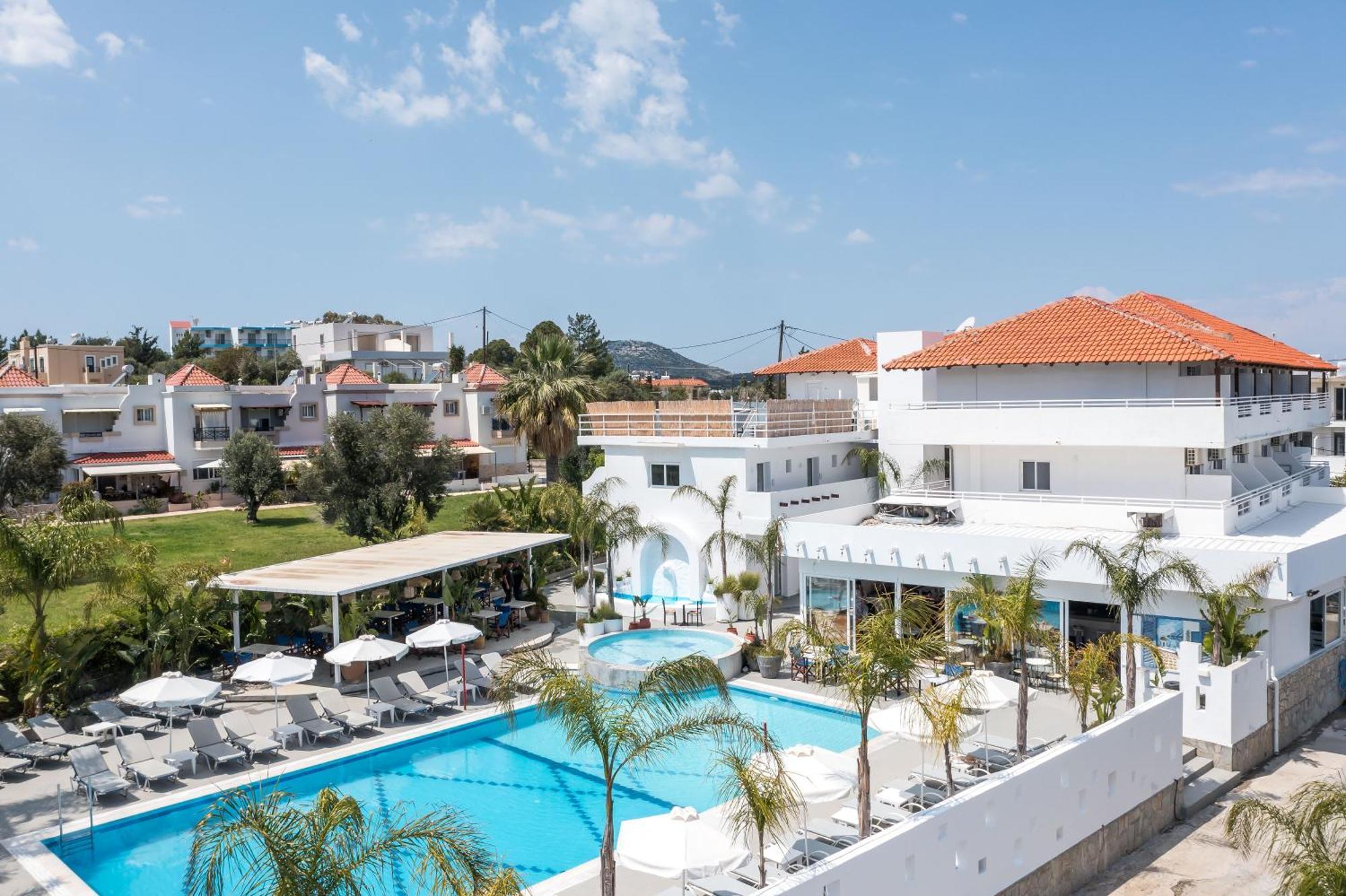 Tinas Plus Hotel Aparthotel